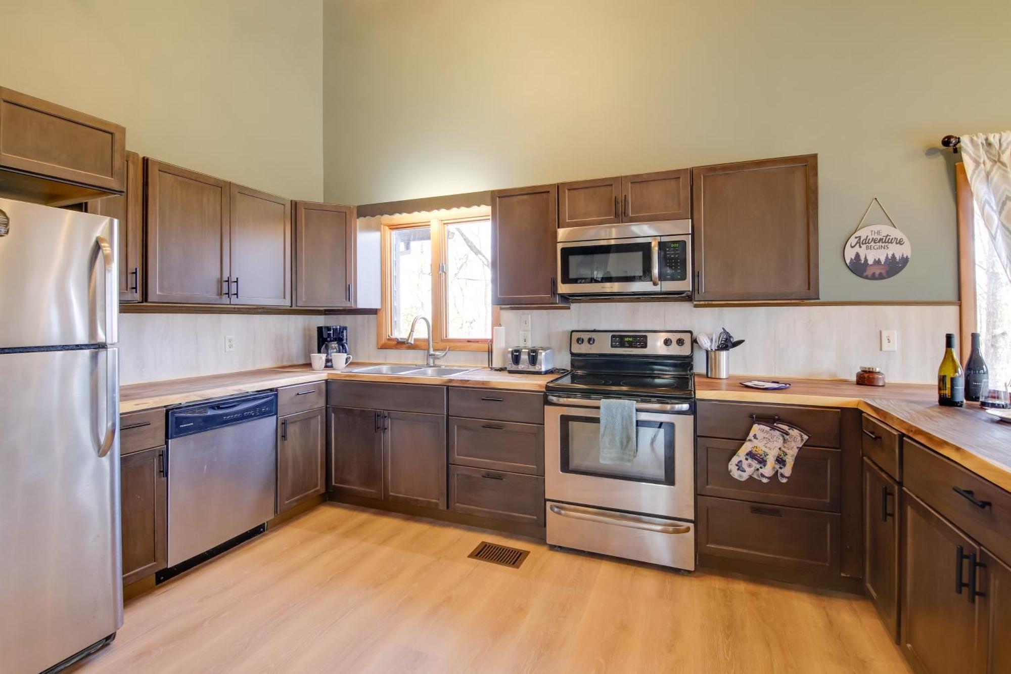 Gatlinburg Mountain Cabin With Hot Tub, Deck And Games Εξωτερικό φωτογραφία