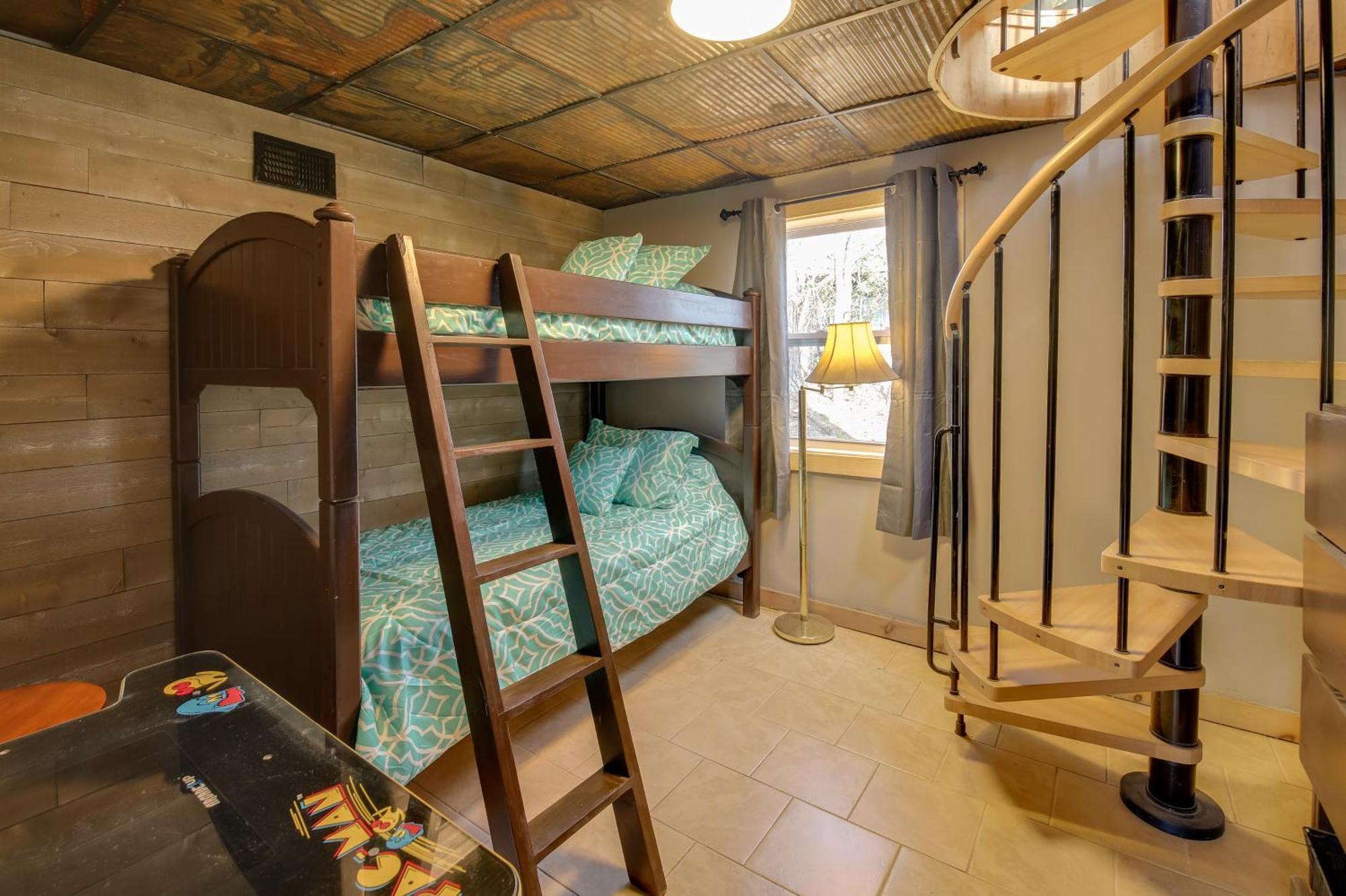 Gatlinburg Mountain Cabin With Hot Tub, Deck And Games Εξωτερικό φωτογραφία