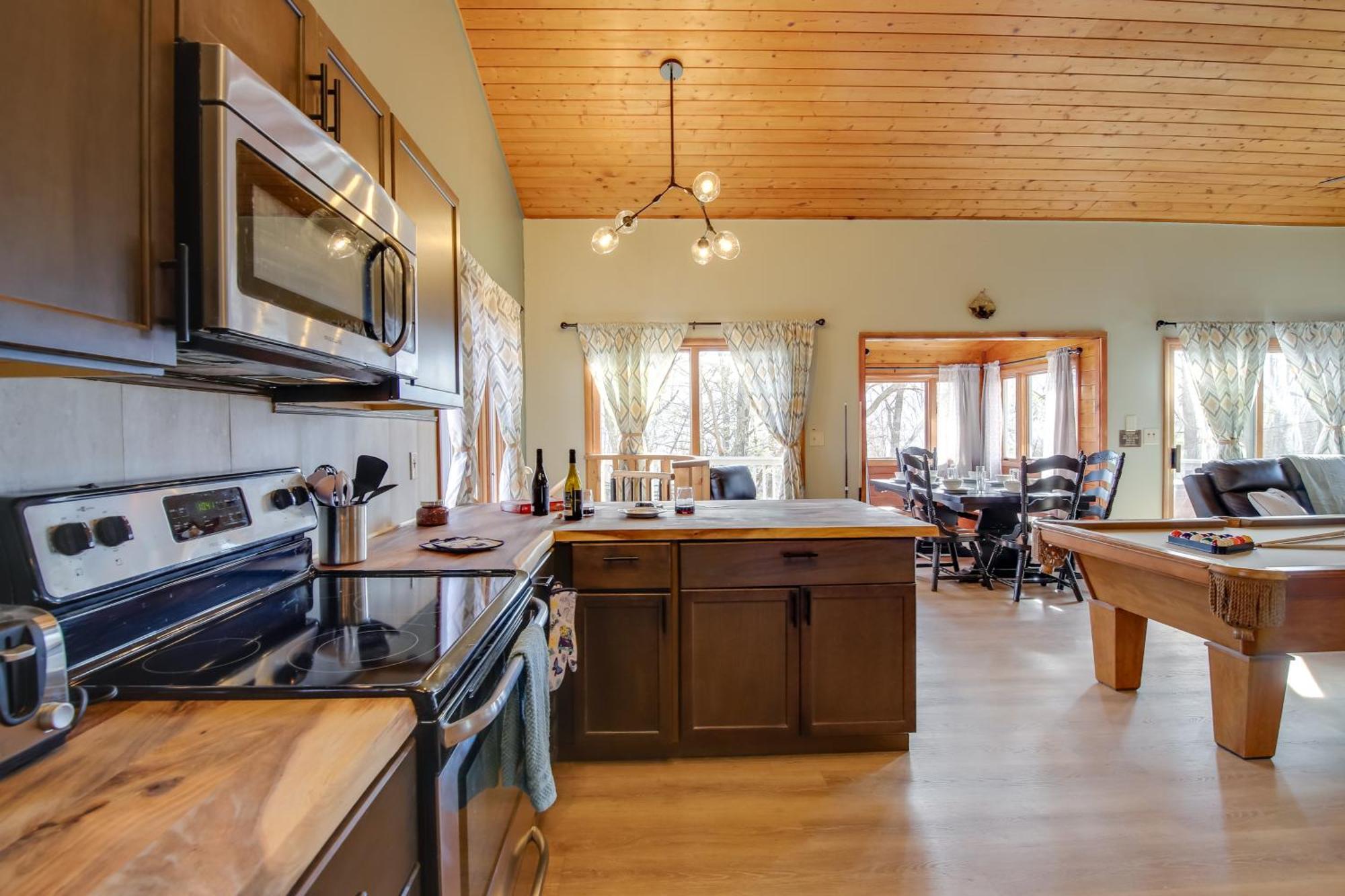 Gatlinburg Mountain Cabin With Hot Tub, Deck And Games Εξωτερικό φωτογραφία