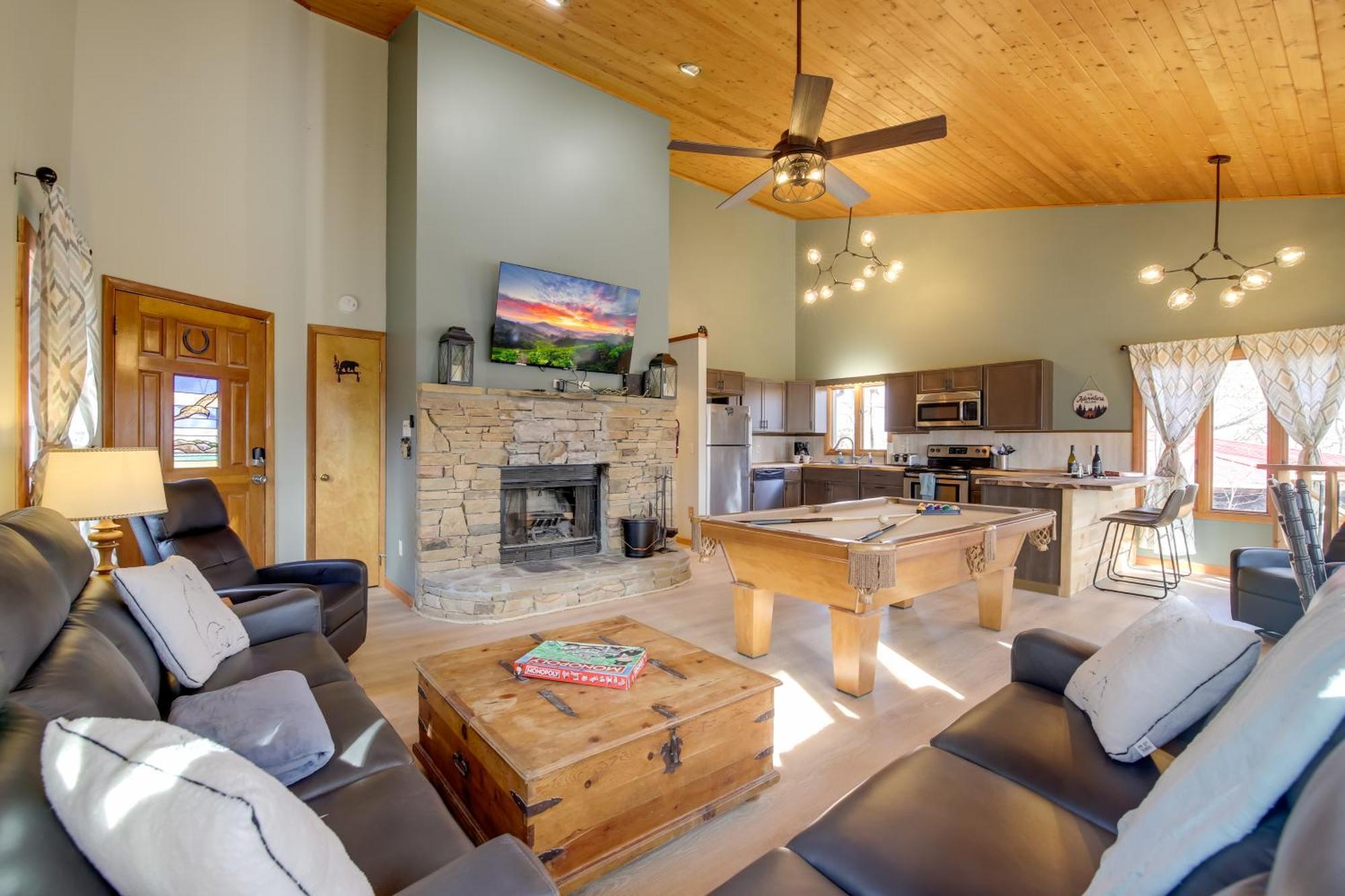 Gatlinburg Mountain Cabin With Hot Tub, Deck And Games Εξωτερικό φωτογραφία